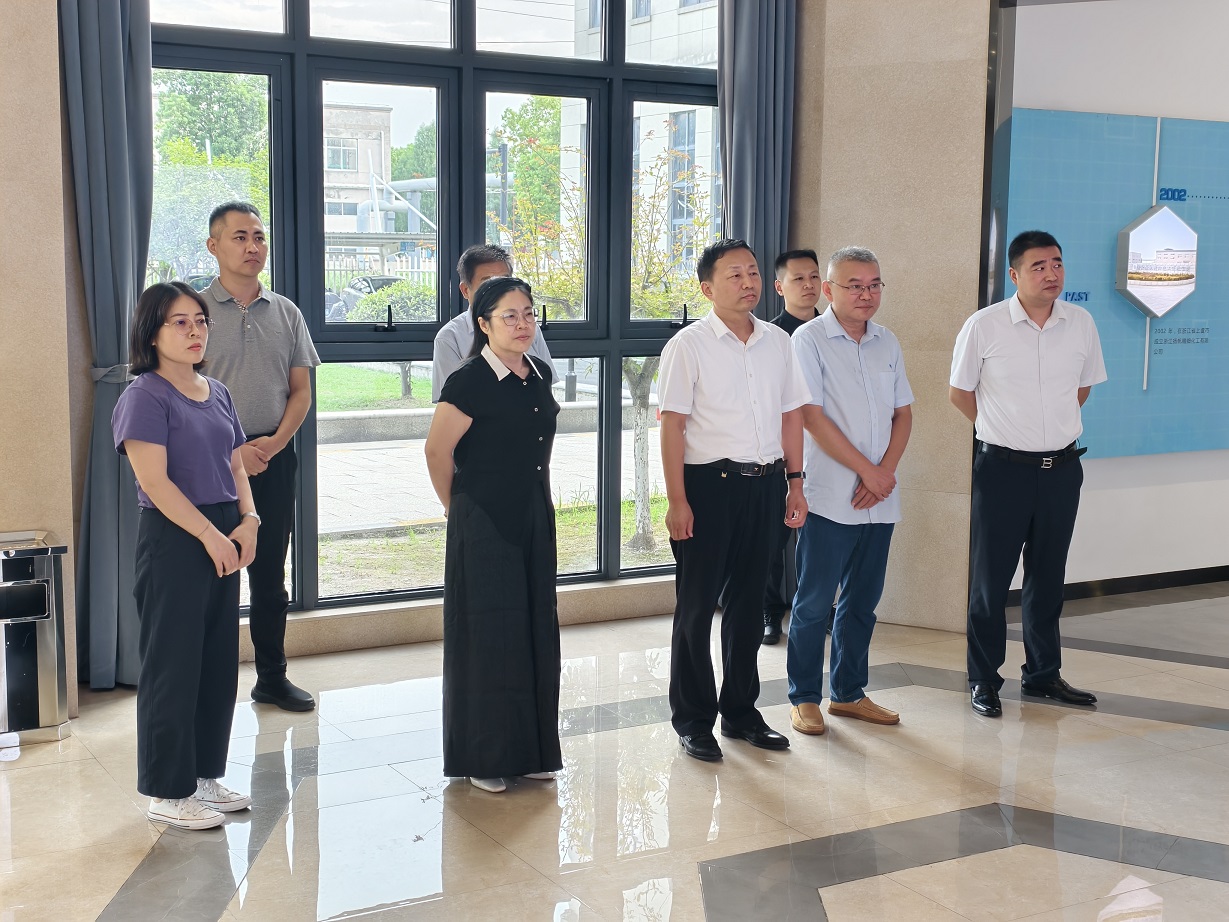 山東省菏澤市發(fā)改委領(lǐng)導(dǎo)蒞臨揚(yáng)帆新材料參觀(guān)調(diào)研